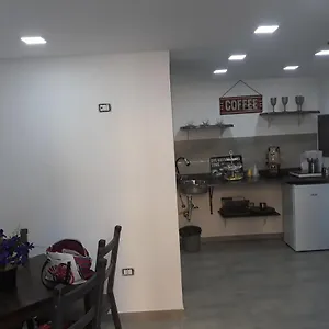 Qui Family , Nápoles Italia